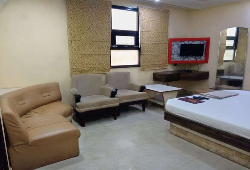 בית מלון כפרי Harsh Regency