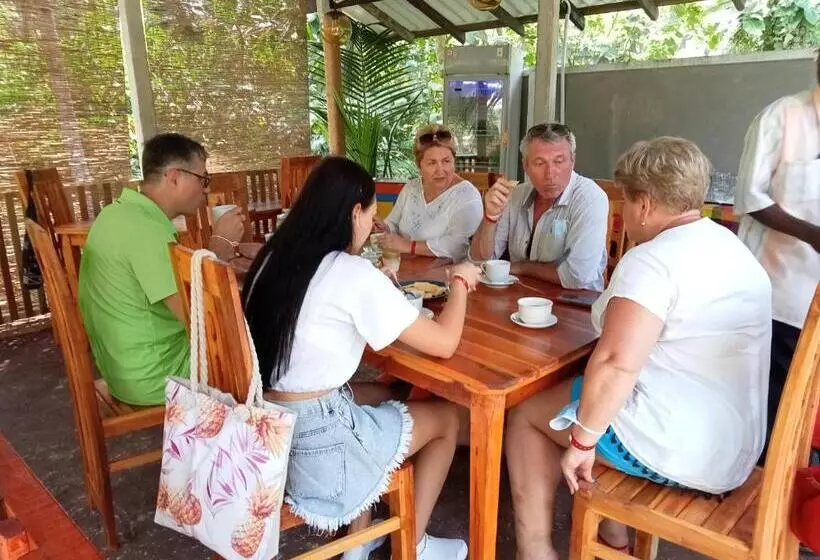 Hotelli Inn Sea Horizon Ahungalla