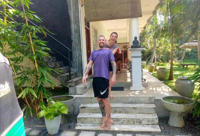 ホテル Inn Sea Horizon Ahungalla