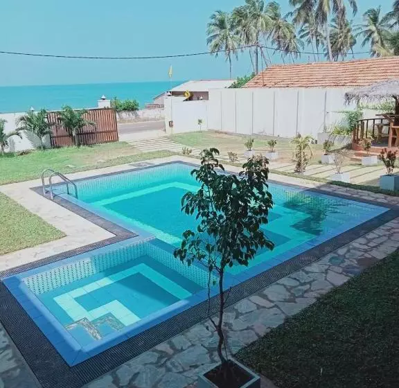 ホテル Isamar Front Beach
