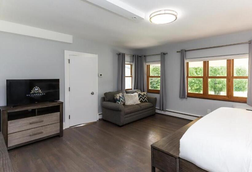 Skylaranna Resort & Spa