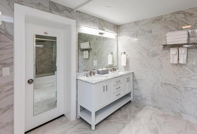 Skylaranna Resort & Spa