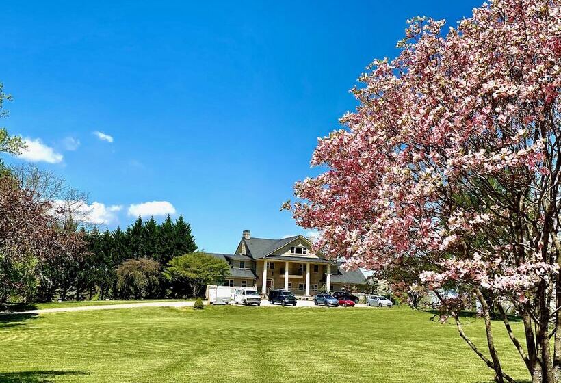 Skylaranna Resort & Spa