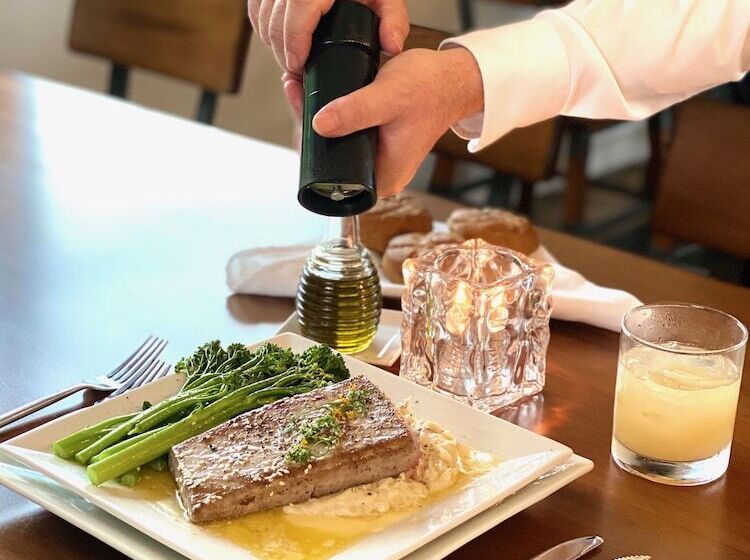 Skylaranna Resort & Spa