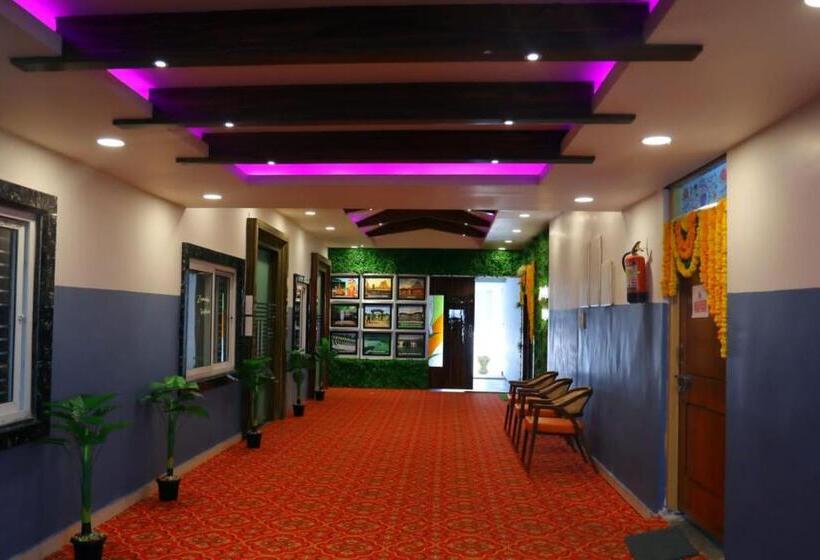 ユースホステル Sahasra Dla