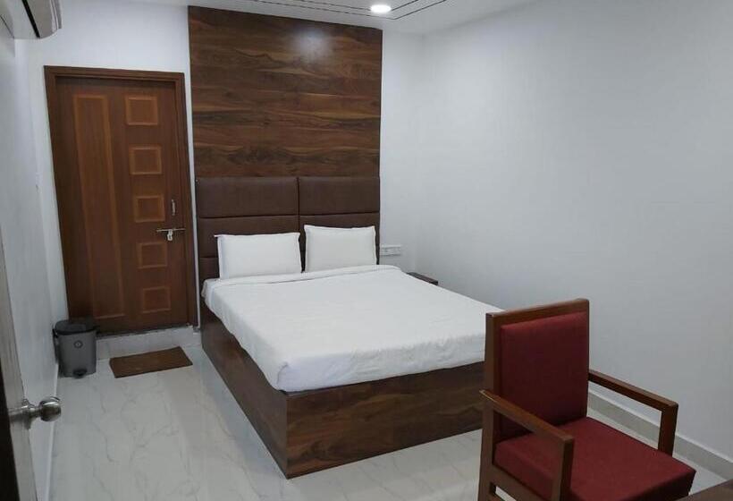 ユースホステル Sahasra Dla