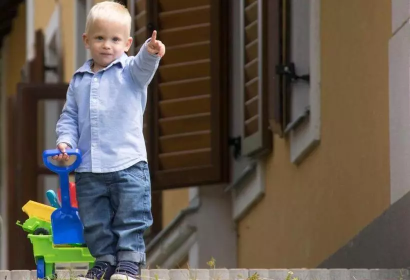 Aamiaismajoitus (B&B) Sasréti Vadászkastély Almamellék