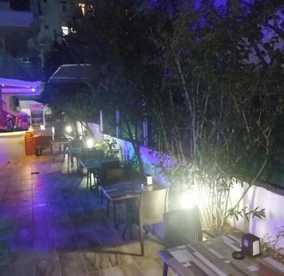 تختخواب و صبحانه Honor A Pansiyon