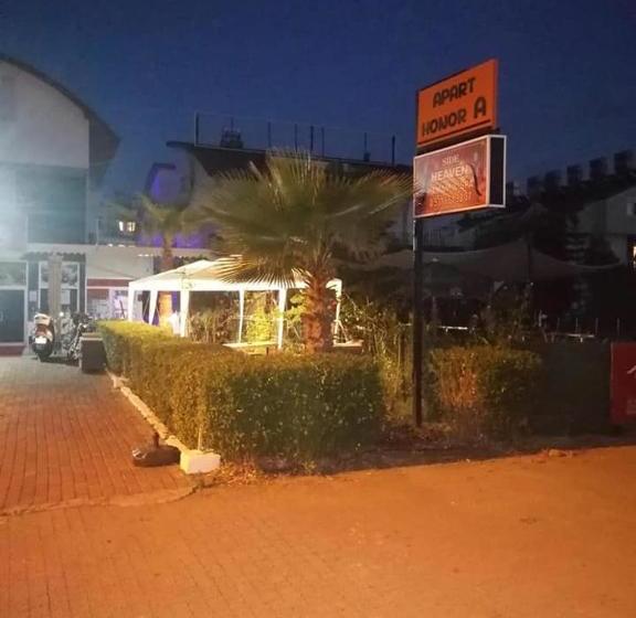 تختخواب و صبحانه Honor A Pansiyon