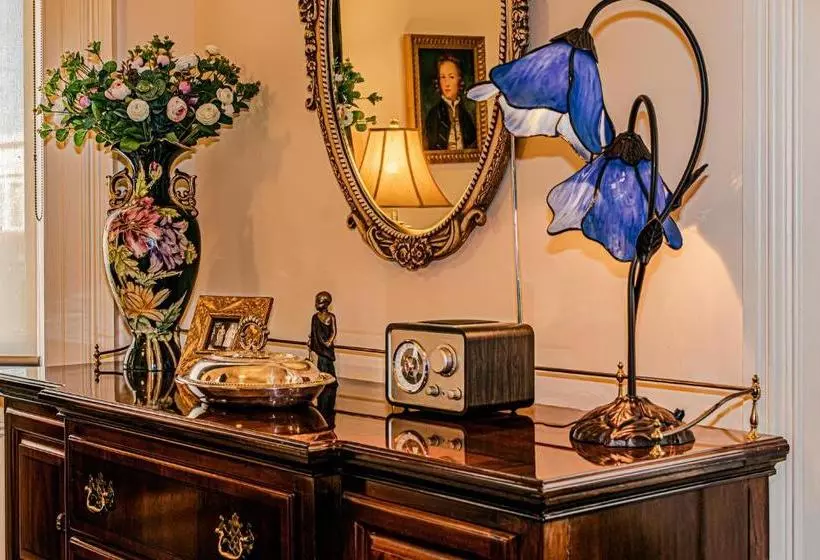 Aamiaismajoitus (B&B) Langsford Luxury