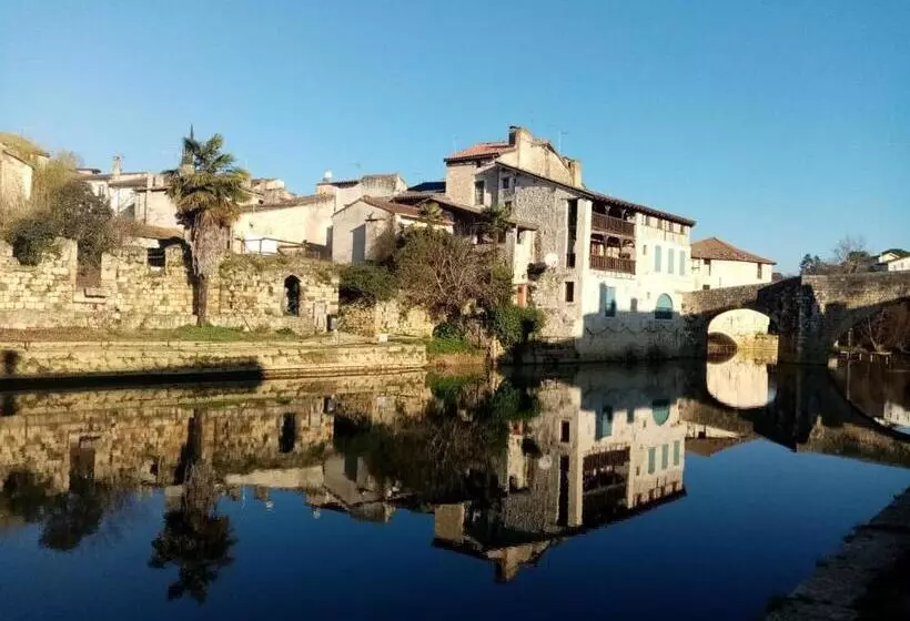 ベッドアンドブレックファースト Les Terrasses Du Petit Nérac