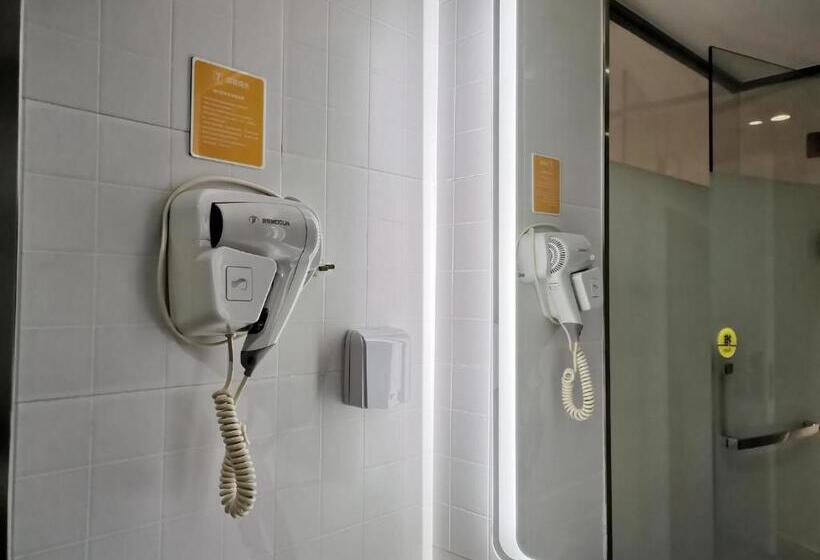 Szálloda 7days Inn Ji'nan Changqing University Ginza Commercial Street Branch