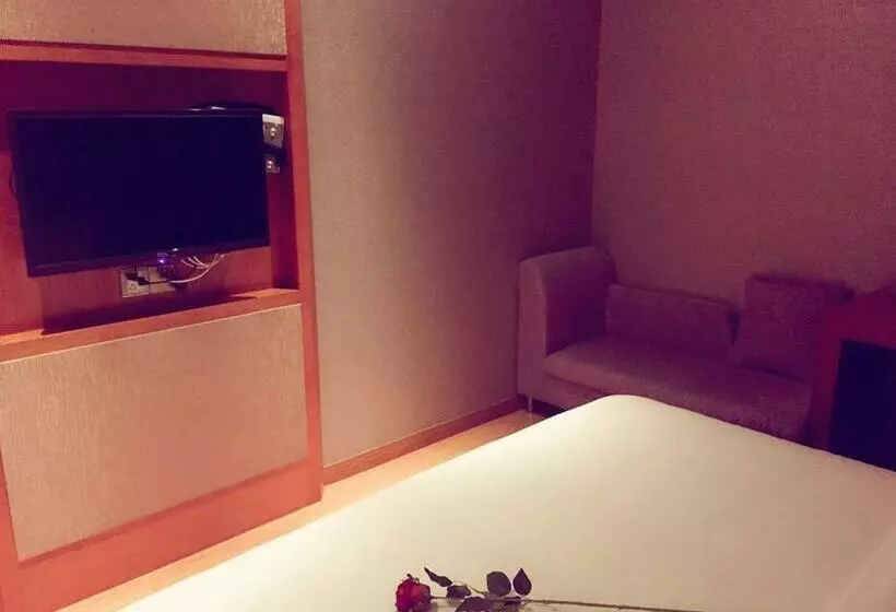 Hotelli 7days Premium Chongqing Qibo Center Jintong Road Light Railway Station Branch