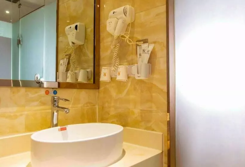 Hotelli 7days Premium Chongqing Qibo Center Jintong Road Light Railway Station Branch