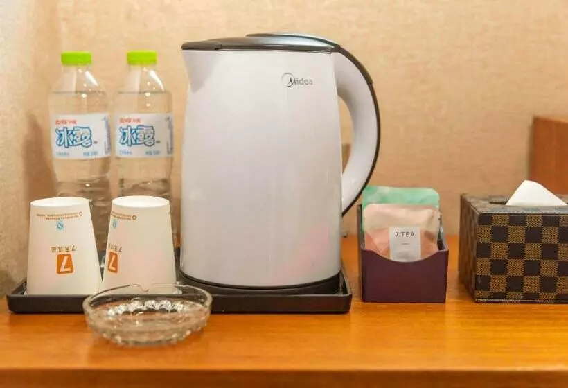 Hotelli 7days Premium Chongqing Qibo Center Jintong Road Light Railway Station Branch