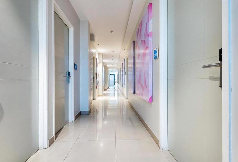 Sans Hotel Liv Ancol By Reddoorz