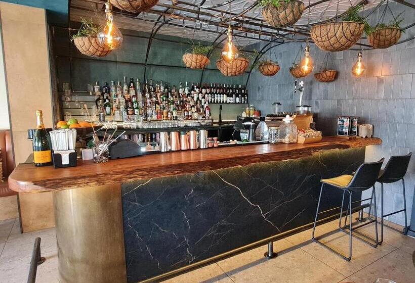 Mint Hotel 84 On Katherine