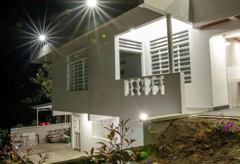 ペンション Eco Lodge Colinas De Saldaña