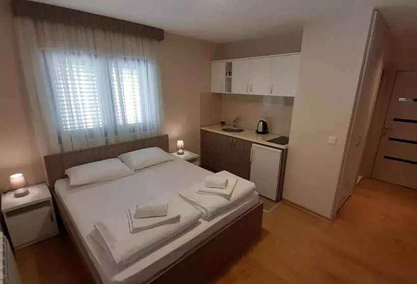 پانسیون Pilon Apartments