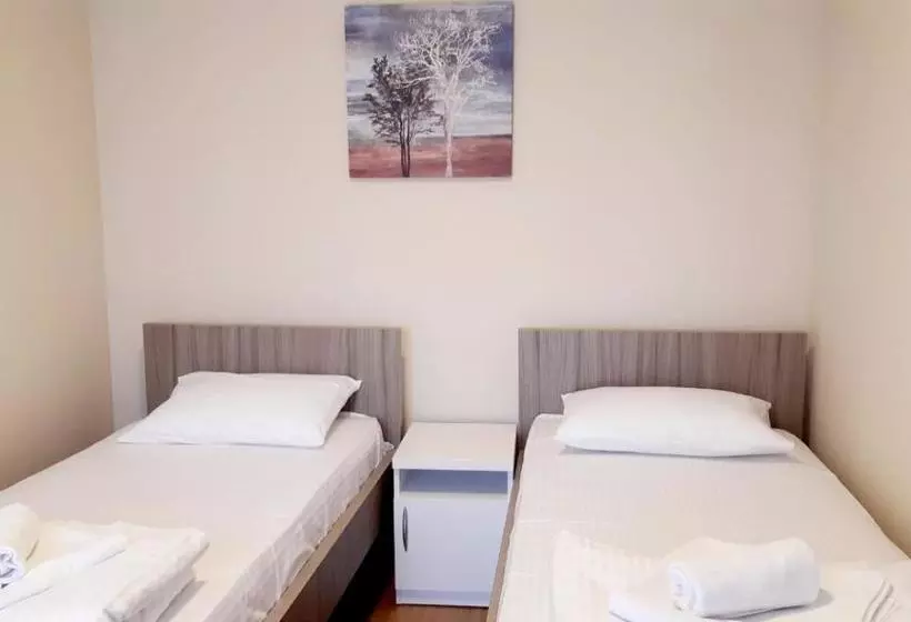 پانسیون Pilon Apartments