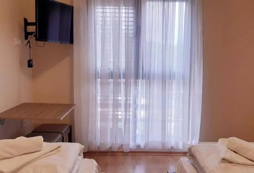 پانسیون Pilon Apartments