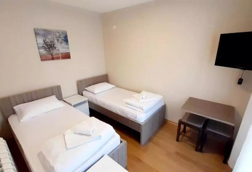 پانسیون Pilon Apartments