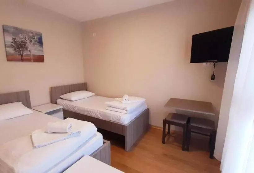 پانسیون Pilon Apartments