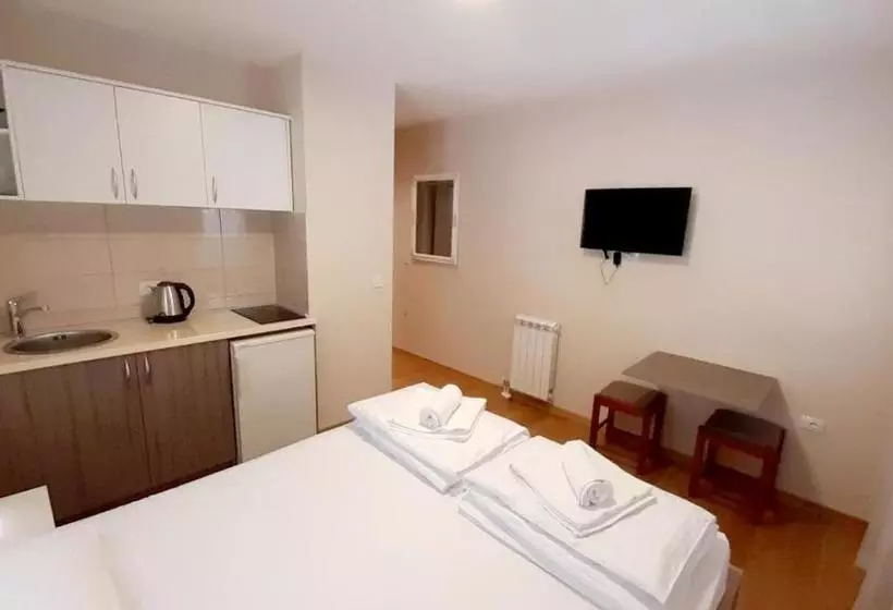 پانسیون Pilon Apartments