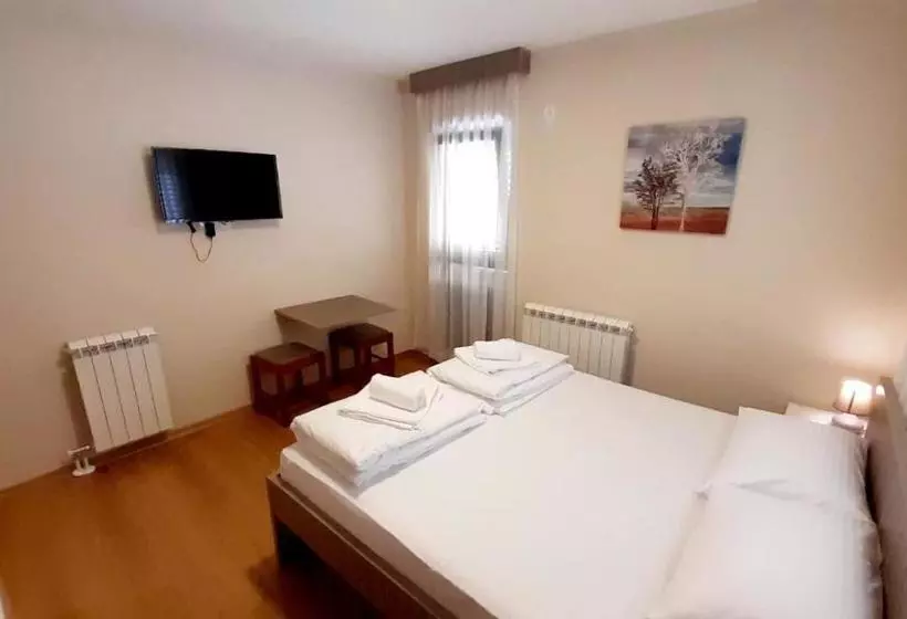 پانسیون Pilon Apartments