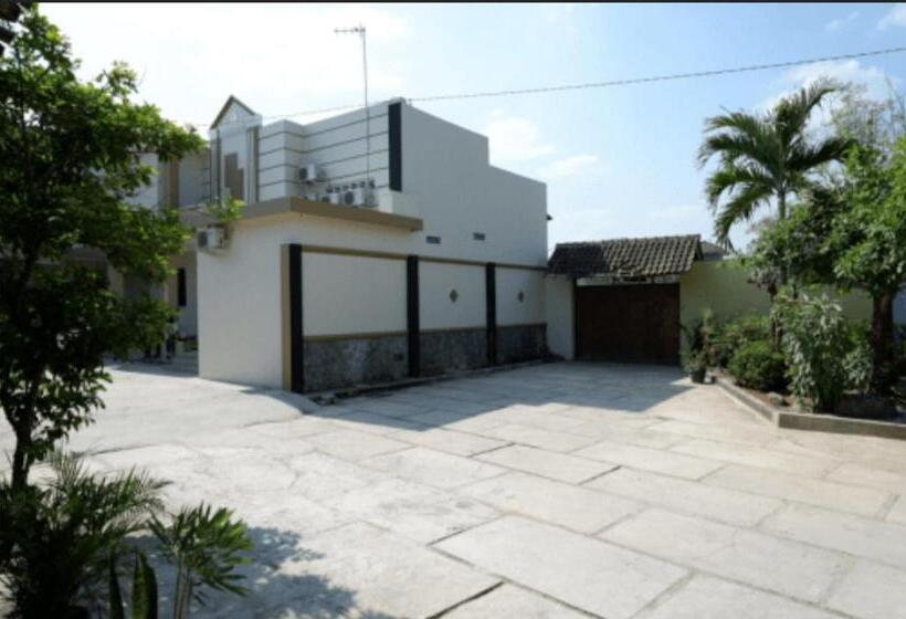 بنسيون Villetta House Syariah