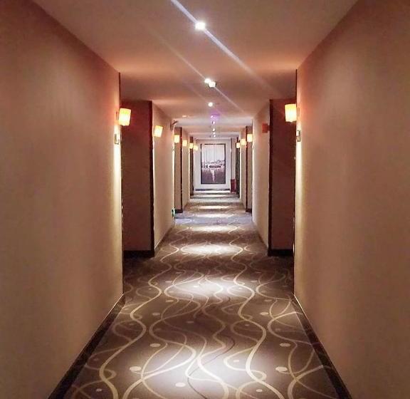 בית מלון כפרי 7 Days Premium Yueyang Baling Dong Road High Speed Railway Station