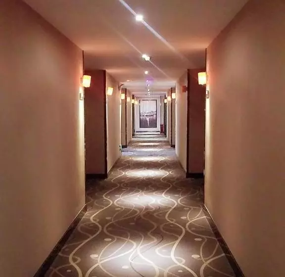 ホテル 7 Days Premium Yueyang Baling Dong Road High Speed Railway Station