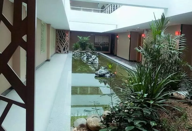 ホテル 7 Days Premium Yueyang Baling Dong Road High Speed Railway Station