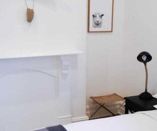 Отель Flash Jacks Of Gundagai