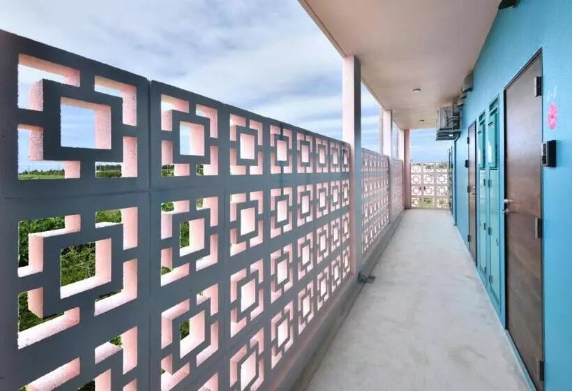 Hotelli Pink Hibiscus