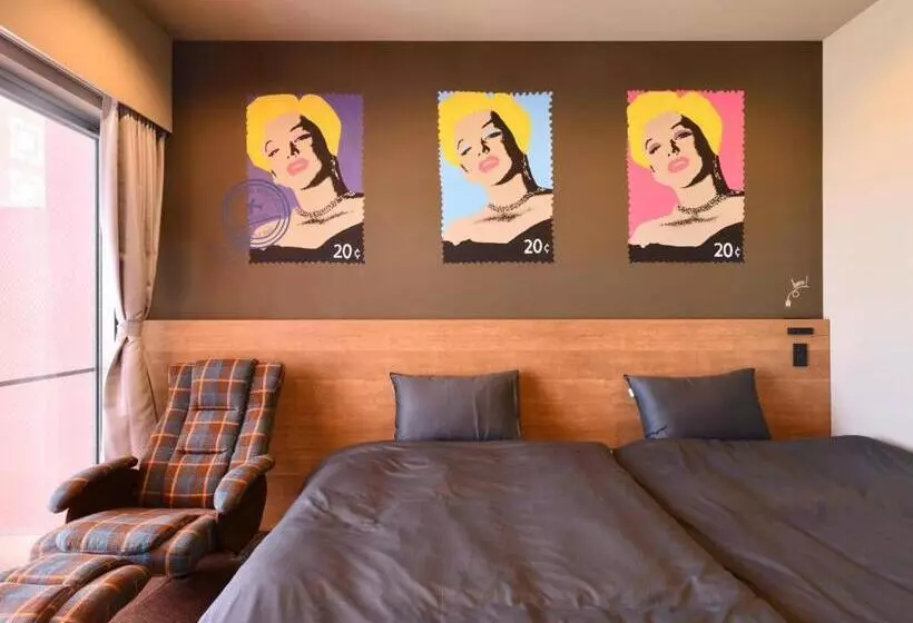 Hotelli Pink Hibiscus