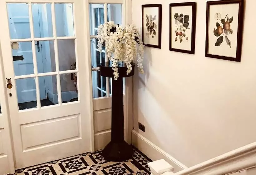 Hotelli The Silk House