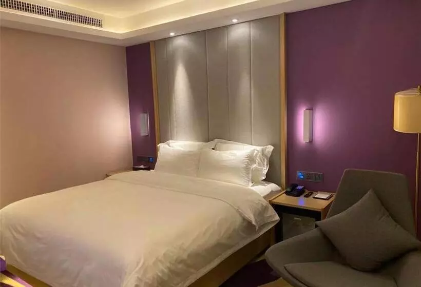 Lavande Hotel Jiangmen Golf Club