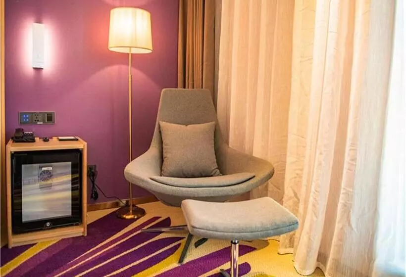 Lavande Hotel Jiangmen Golf Club