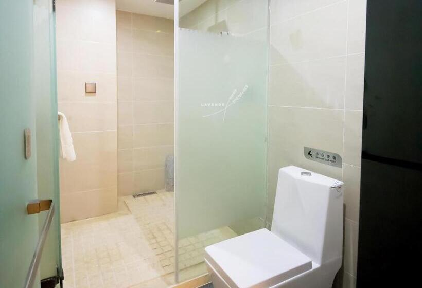 Lavande Hotel Urumqi High Speed Railway Wanda Plaza