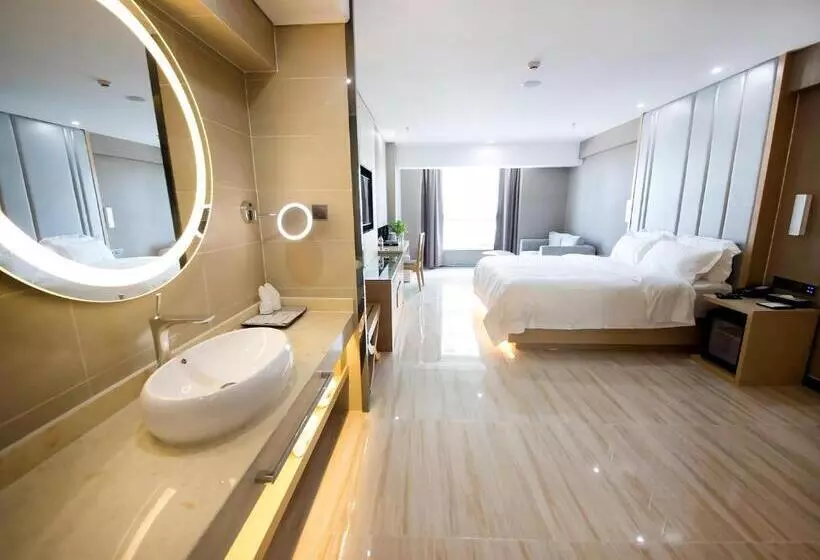 Lavande Hotel Urumqi High Speed Railway Wanda Plaza