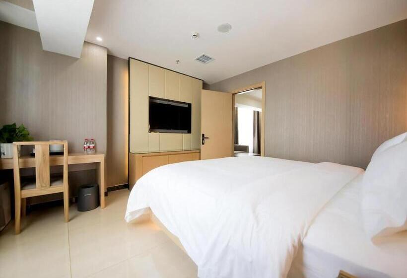 Lavande Hotel Urumqi High Speed Railway Wanda Plaza