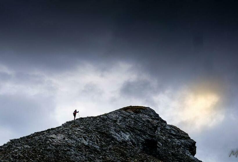 旅馆 Chalet Le Genepy With Amazing Views!