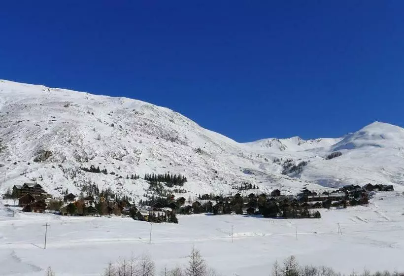 ユースホステル Chalet Le Genepy With Amazing Views!