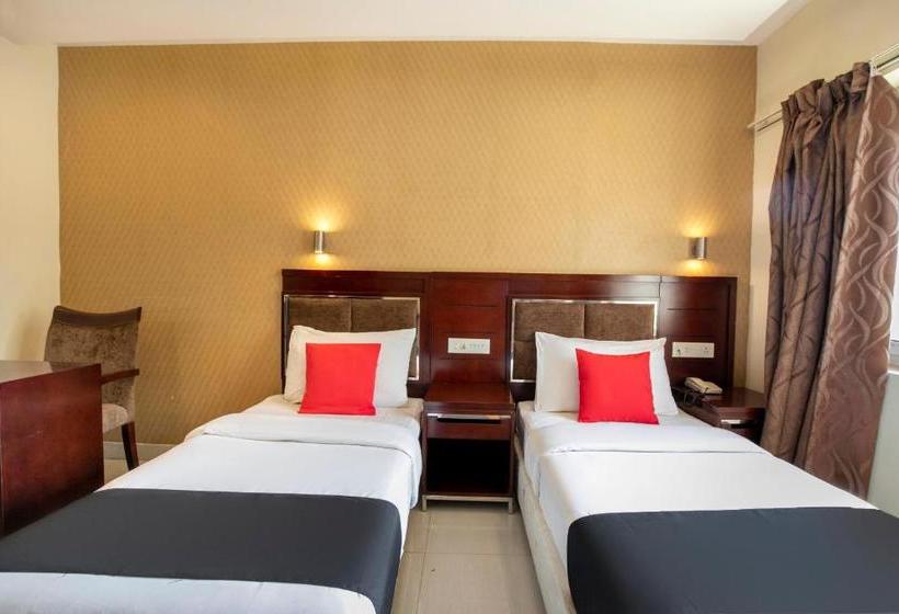 Hotel Collection O 71607 Apple Valley Inn