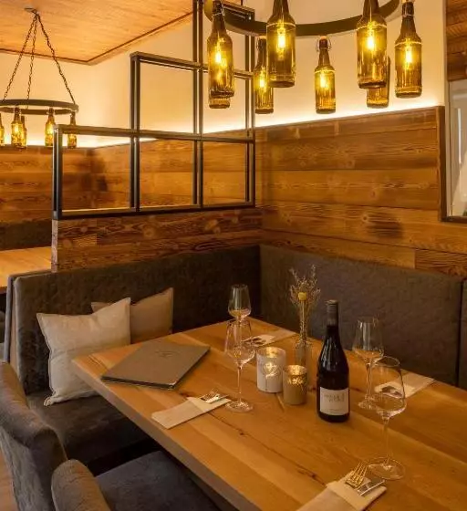 Hotelli Gasthof Zur Brücke