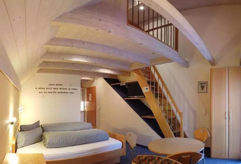 Hotelli Gasthof Zur Brücke