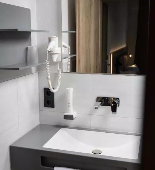 Hotelli Gasthof Zur Brücke