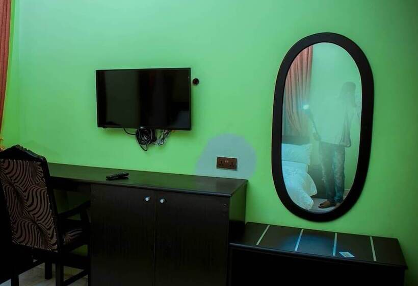 هتل Mexiloyd Luxury Rooms & Suites