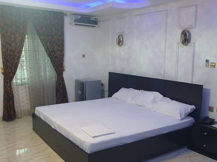 هتل Mexiloyd Luxury Rooms & Suites